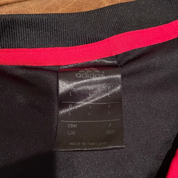 Official Chicago Bulls Warmup Top - Picture 3 of 5